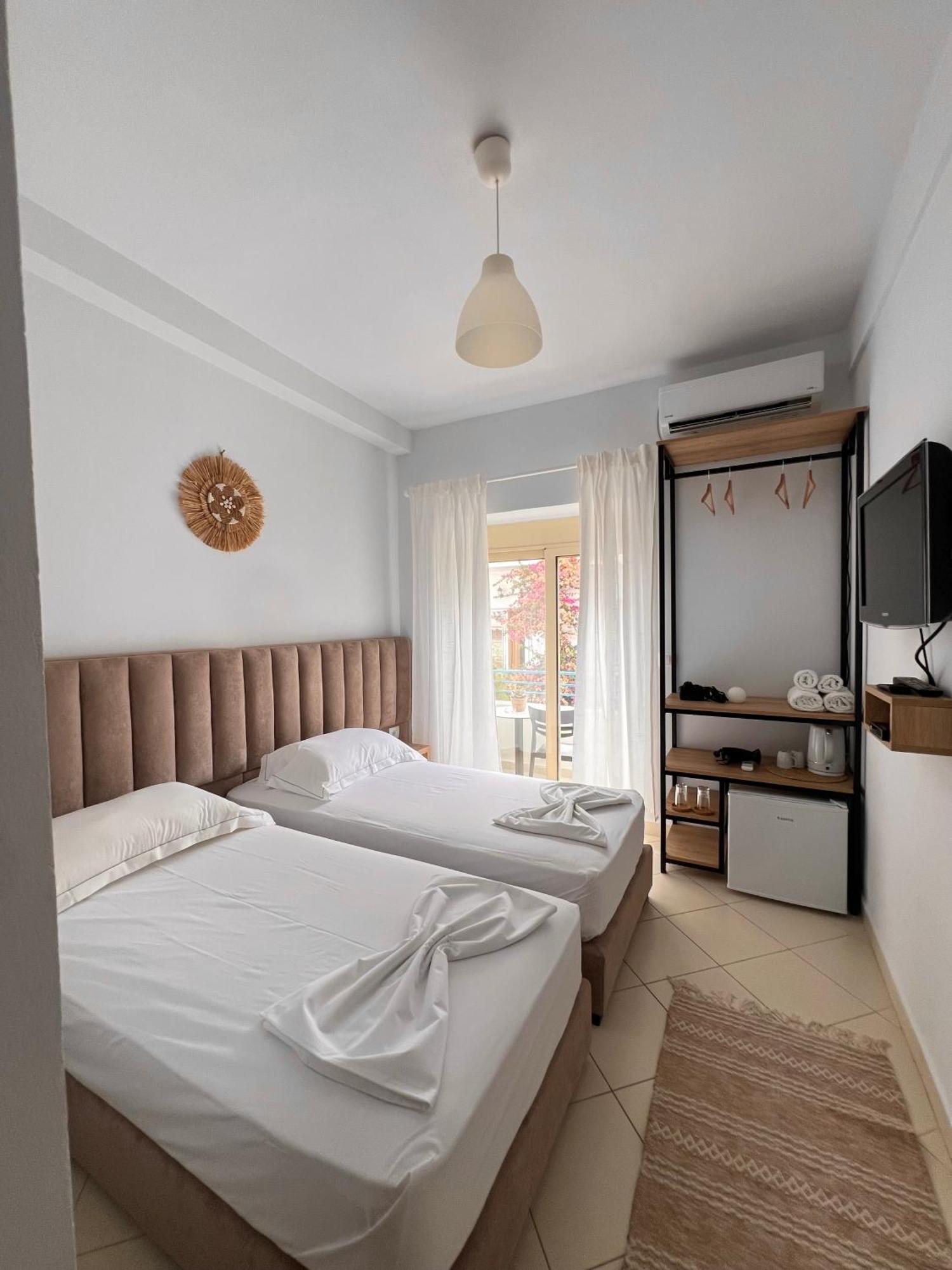 Helios Rooms Sarandë Exterior foto
